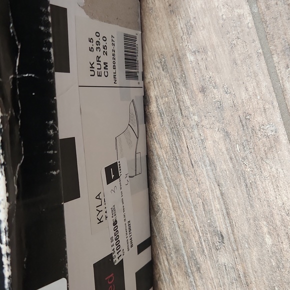 NOT RATED KYLA FAUX LEATHER WOVEN BLOCK HEEL WESTERN ANKLE BOOTIE - Picture 11 of 12